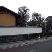 落ち着いたたたずまいの日本家屋・日本庭園