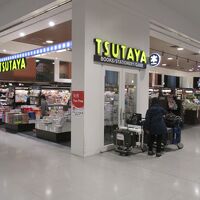 ツタヤ (関西空港店)