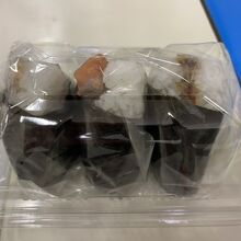 おかか、鮭、たらこおにぎり