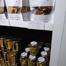 瓶詰やお菓子販売