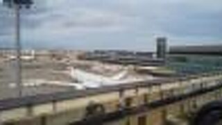 南北2ヵ所の見学デッキ