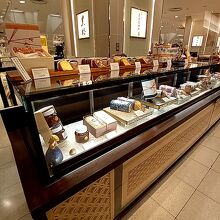 足立音衛門 銀座松屋店