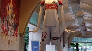 交通安全を呼びかける大きな人形