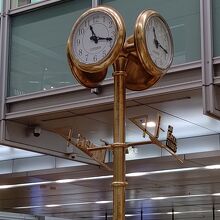 名古屋駅の金の時計