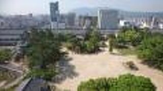 福山駅に近く福山城がある公園です。