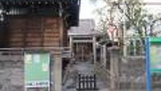 コンパクトにまとまっている神社