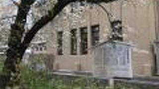 おしゃれなホテルの前