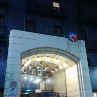 名古屋駅のすぐ目の前にエントランスがあります。