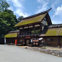 レトロ感満載の玄関ゲート