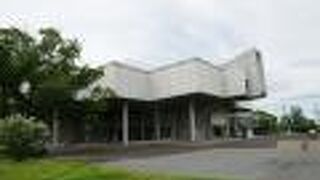 建物は立派ですが