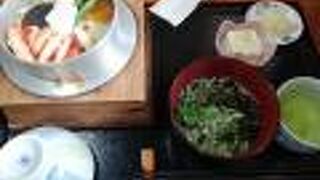 蟹釜めし(1800円)を注文しました。