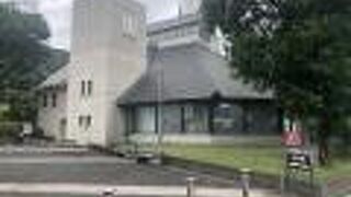 福島市の生んだ作曲家古関裕而の記念館、彼の愛用品や書斎の展示がある