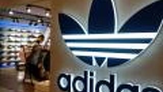 オリンピック開催地のアディダスショップ