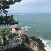 桂浜を臨める桂浜の神社