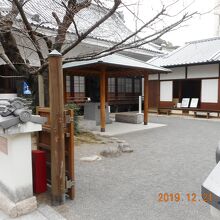 秋山真之さんの上半身像