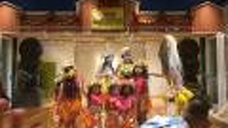 フラダンスのショーが見られました