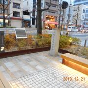 花園町通りのアーケードの中ほどに