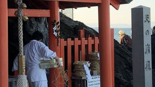 二見にある神社でこじんまり