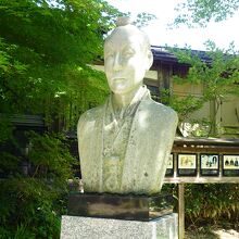 小野田直武像