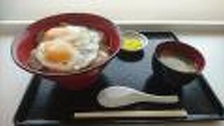 Ｂ級グルメが販売されていました。