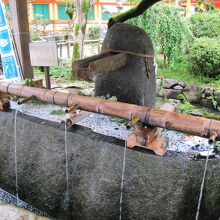 神山湧水の手洗舎