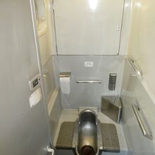 キハ４０さんは和式便所でしたね～