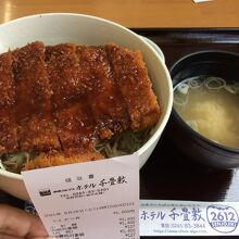 名物のソースかつ丼