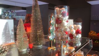 クリスマスシーズンのオーストリア航空ラウンジ