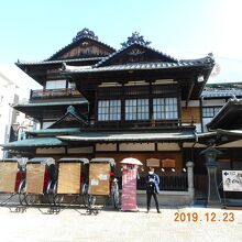 お客待ちの人力車が多い