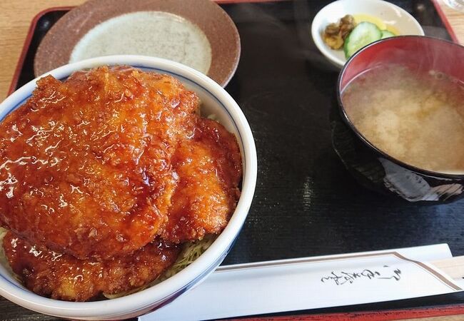 ボリューム満点ソースカツ丼