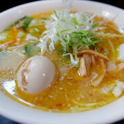 丁寧に作られた味噌ラーメン、少し脂っこいかも