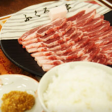 生ラム、ご飯、山わさびの醤油漬け