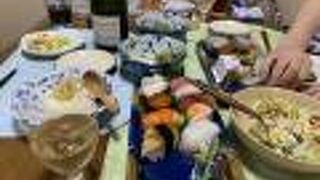 国立駅:お寿司も揃う