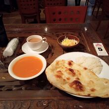 日替わりカレーランチ。白花豆カレー＆チャイ