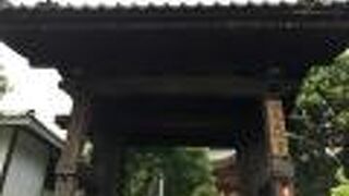 増上寺の圓光大師堂の前