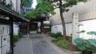 ７００年以上の歴史のある寺院