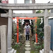 川越時の鐘の奥に鎮座している神社