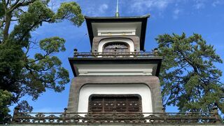オブジェが楽しい利家公とおまつの方が祀られた神社