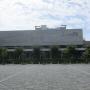 秋田県立美術館