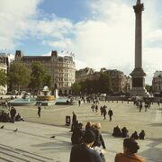 ロンドン行ったら一度は通りかかる有名な広場「トラファルガー・スクエア」