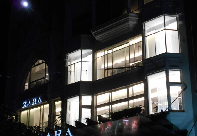 ZARA  (バーク ストリート店)