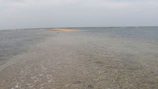 のんびりと過ごせる静かなビーチでした