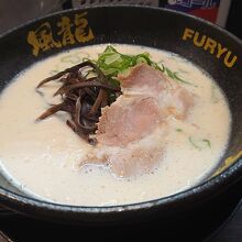 とんこつラーメン