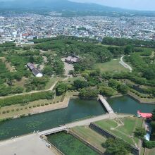 五稜郭の星の形が見られます