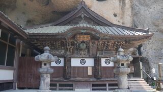 日本最古の石窟仏