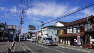 会津塗の漆器屋さんがいくつかあって