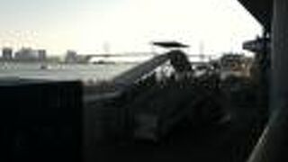 浜松町駅東側の大きな桟橋