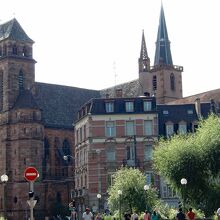 キュス橋から見たサンピエール教会