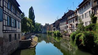 歴史的建物が多く保存されている美しい景観のプティットフランス