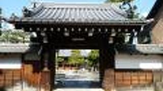 小野篁作と伝わる鞍馬口地蔵が祀ってある上善寺